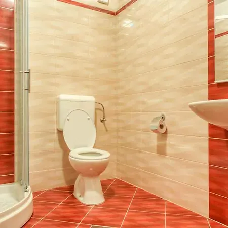 بيت للعطل House Melly With Swimming Pool
