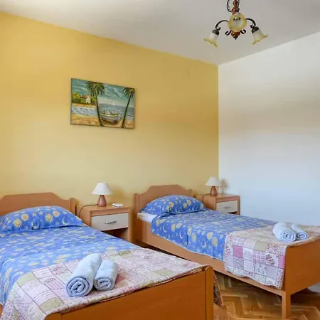 House Melly With Swimming Pool * Ровиньско село