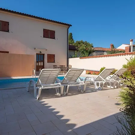 House Melly With Swimming Pool *